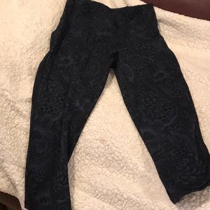 Nice Lululemon Legging no pilling.